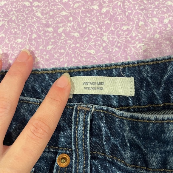 Universal Thread Blue Jean Shorts with Distressed Details and Frayed Hem - Picture 4 of 9